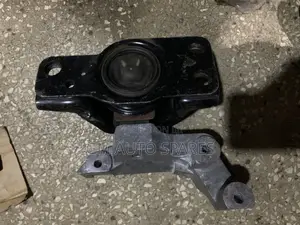 Nissan Tiida Engine Mounting