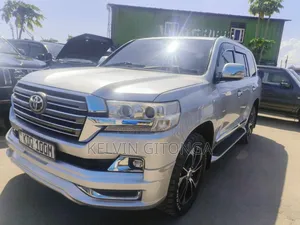 Toyota Land Cruiser Prado 2017 Silver