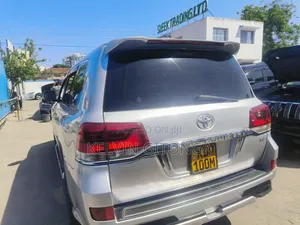 Toyota Land Cruiser Prado 2017 Silver