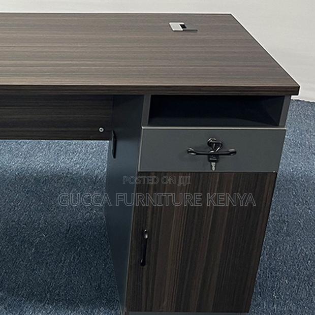 Office Tables:1.4 Meters Writing Table With Lockable Drawers - thumbnail 6