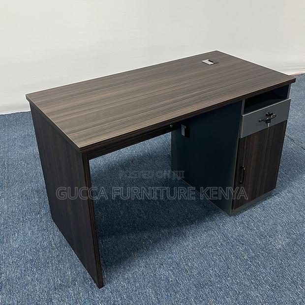 Office Tables:1.4 Meters Writing Table With Lockable Drawers - thumbnail 4