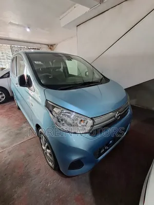 Nissan Dayz Highway Star G 2018 Blue