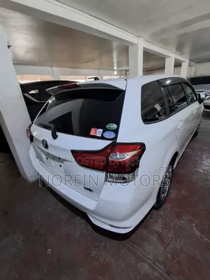 Toyota Corolla Fielder 1.5 Hybrid FWD 2018 White