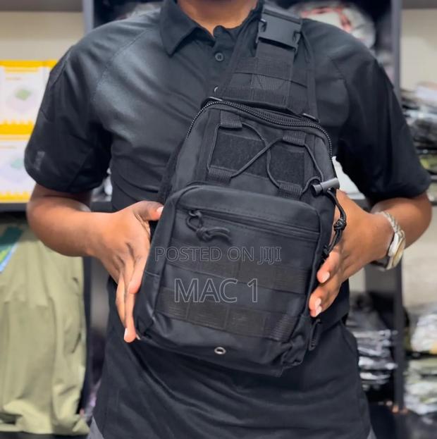 Tactical Waterproof Chest Bag - thumbnail 4