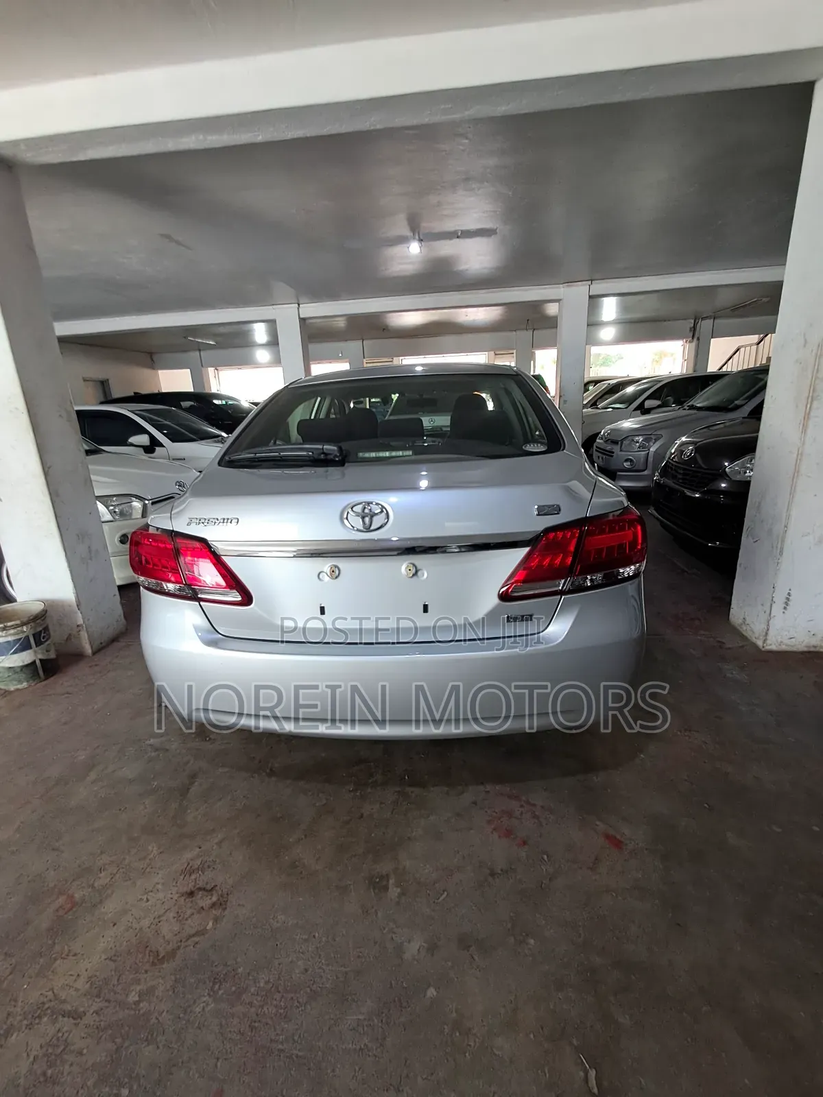 Toyota Premio 2.0 FWD 2017 Silver