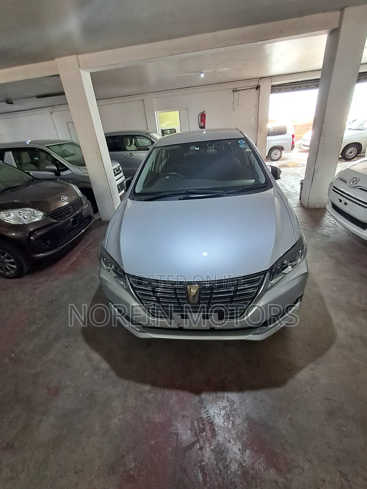 Toyota Premio 2.0 FWD 2017 Silver