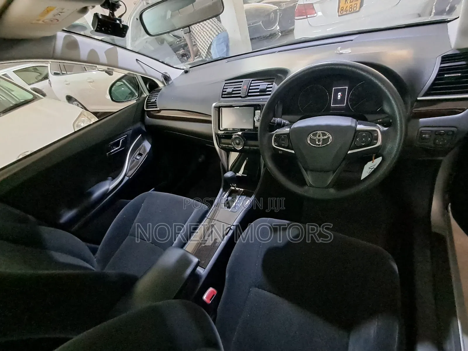 Toyota Premio 2.0 FWD 2017 Silver