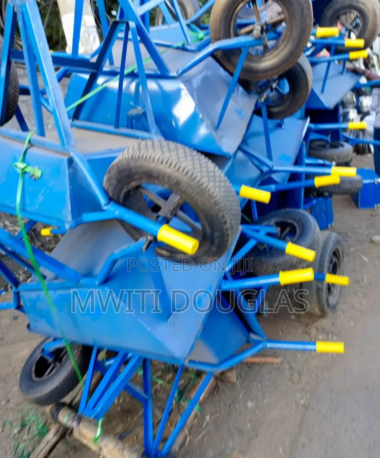 Heavy Metallic Qualified Wheelbarrow 
