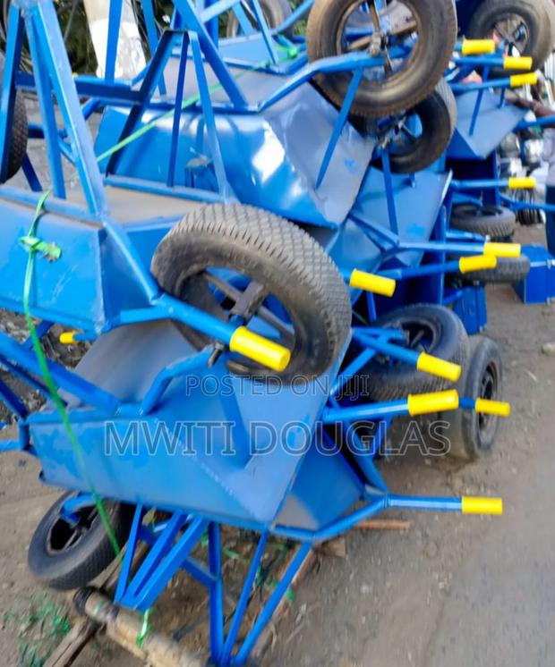 Heavy Metallic Qualified Wheelbarrow - main view