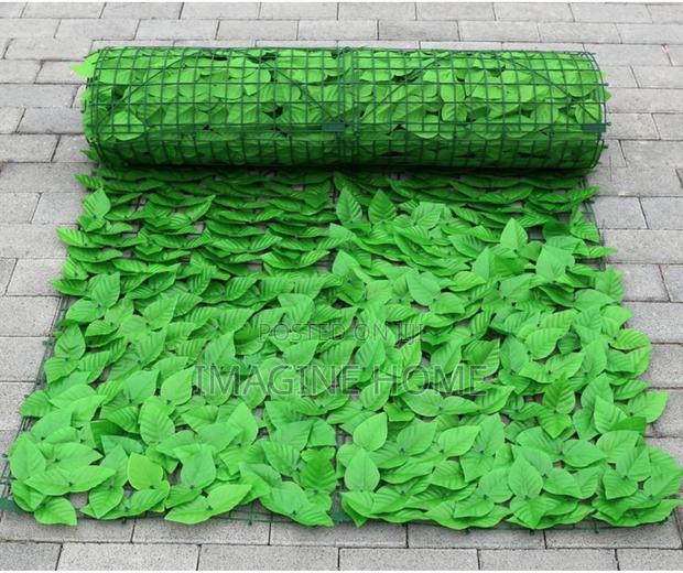 Light Artificial Green Fence Leafs Decor - main view