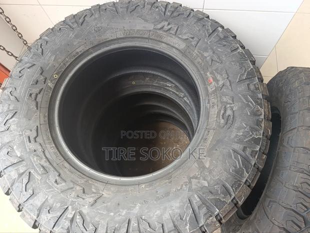 285/70r17 Maxxis Razr At811 - thumbnail 3