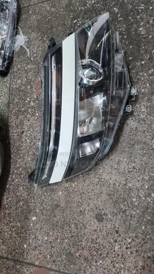 Toyota Voxy 2014 Xenon Headlight