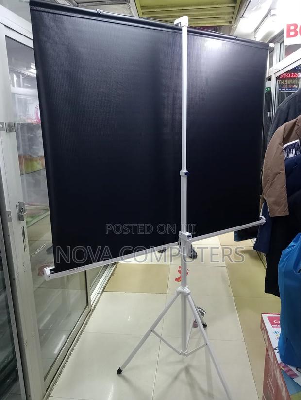 180 × 180 Tripod Projector Screen - thumbnail 3