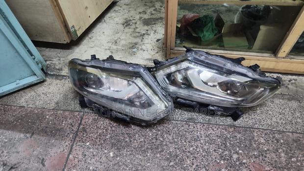 Nissan Xtrail Nt32 2014 Xenon Headlight - thumbnail 3