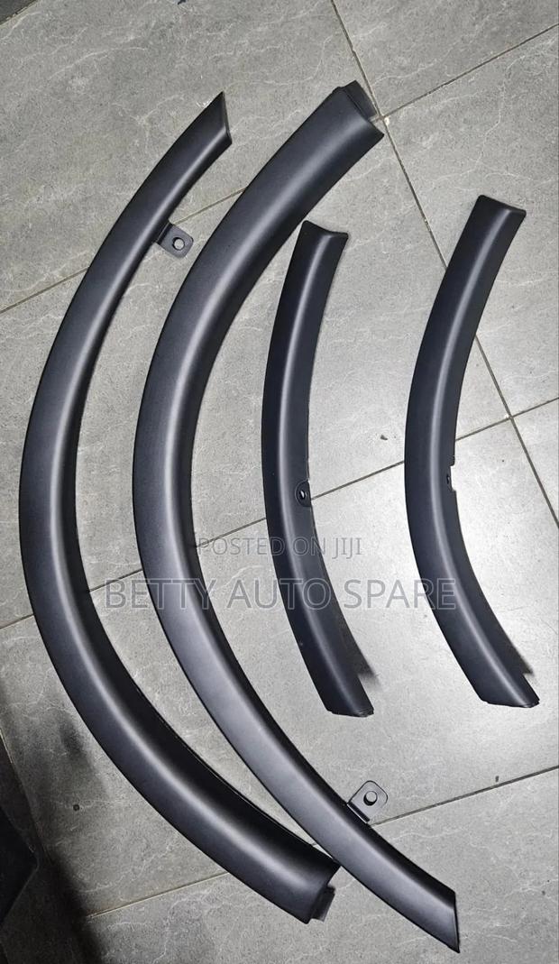 Bumper and Fender Moulding Outlander - main view