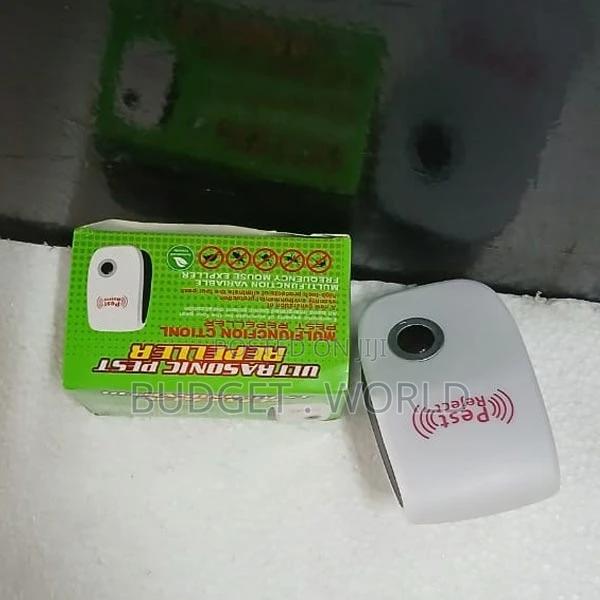 Indoor Pest Repellent, Plug-In, for Mosquito, Insect, Mice//