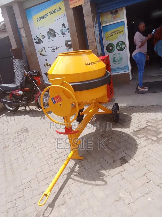 Concrete Mixer/Menegotti 400ltrs - thumbnail 2