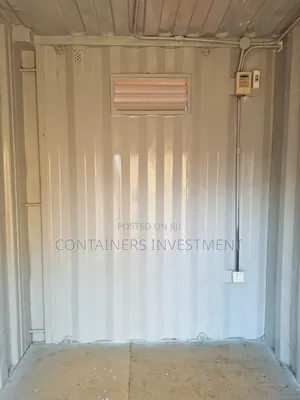 20ft Container 3 Stalls- Neatly and Beautifullly Done.