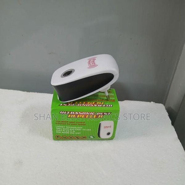 Ultrasonic Pest Repeller Electronic Plug in Rodent Mouse Roa
