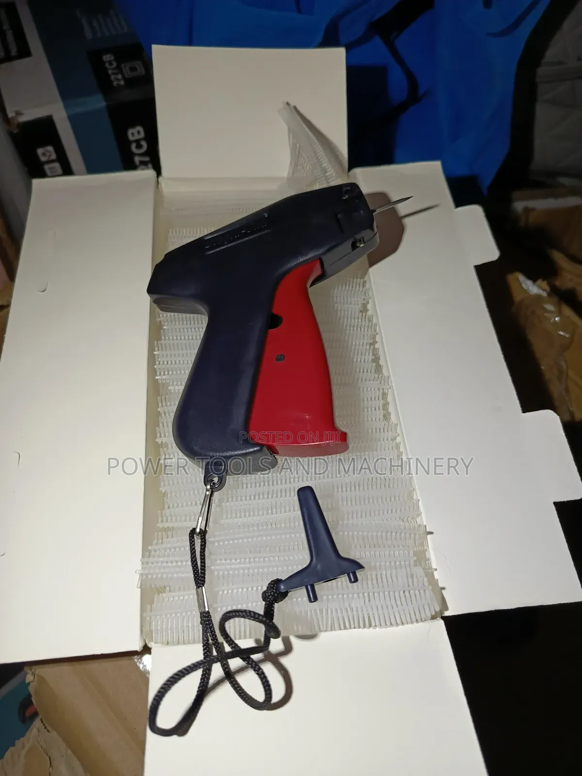 Tagging Gun Plus 5000pcs Tagging Pins
