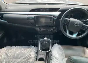 Toyota Hilux 2017 Silver