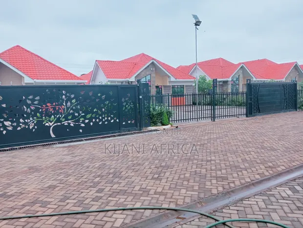 4bdrm Bungalow in Kenyatta Road / Theta for rent