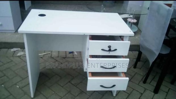 0.9m White Study Desk