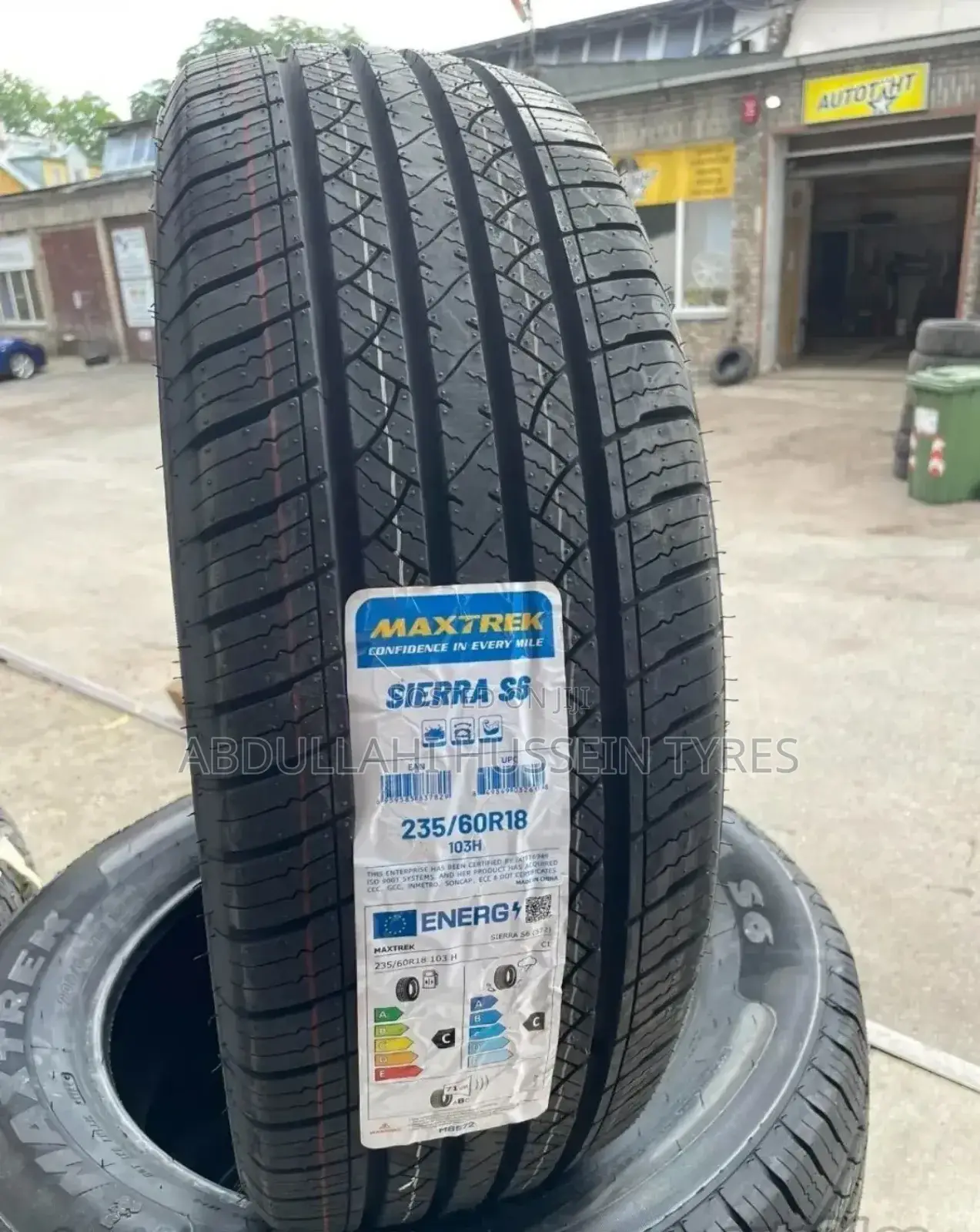 235/60 R18 Maxtrek Tyres