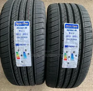 255/35 R20 Maxtrek Tyres