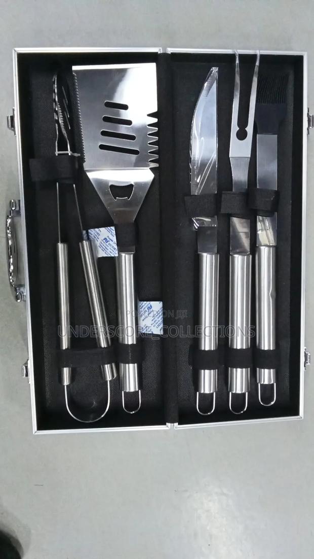 5 in 1 Brush and Barbecue Set With Case - main view