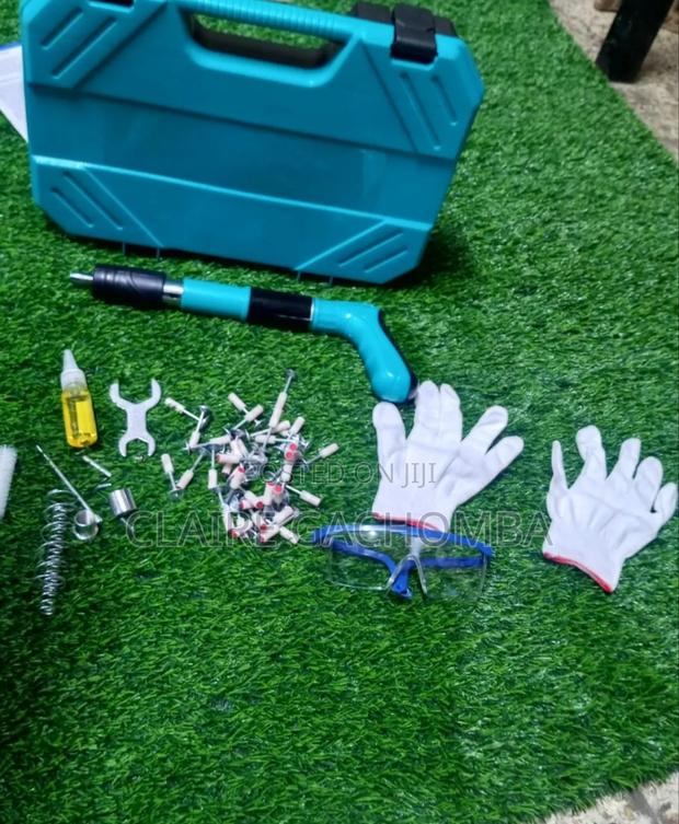 Rivet Gun With 50pcs Nails - main view
