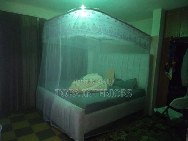 White Queen Size Bed Two Stand Rail Mosquito Nets Meshnets