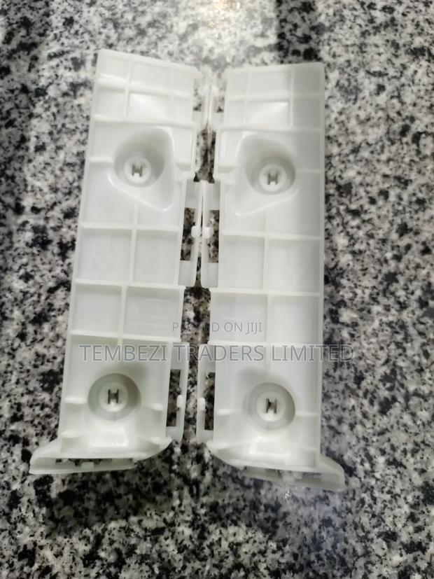 Front and Rear Bumper Slide Toyota Hiace 7l/9l