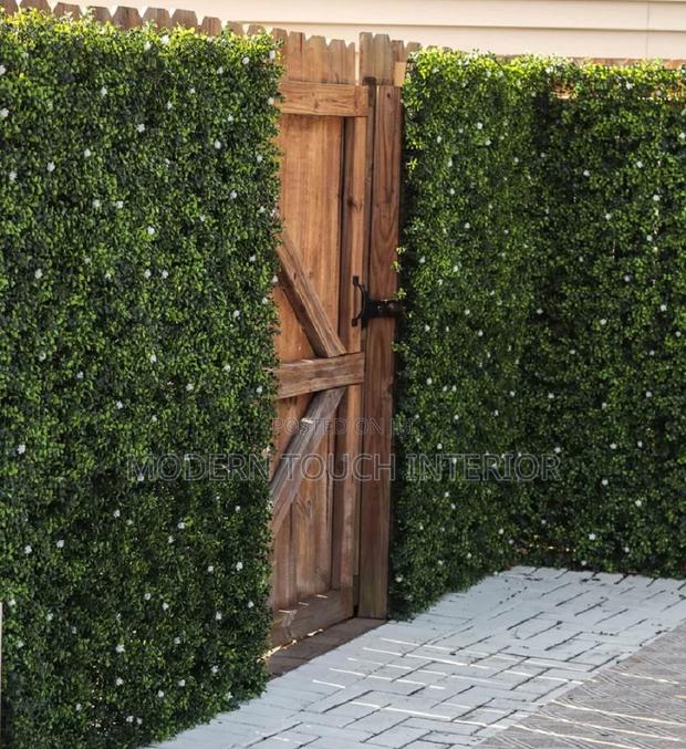 Natural-Looking Floral Hedge Panels
