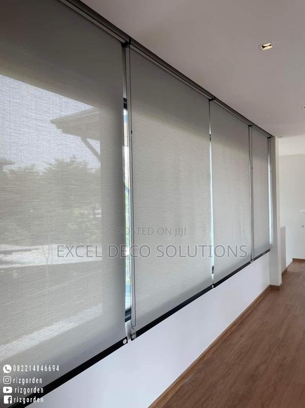 Modern Sunscreen Roller Blinds