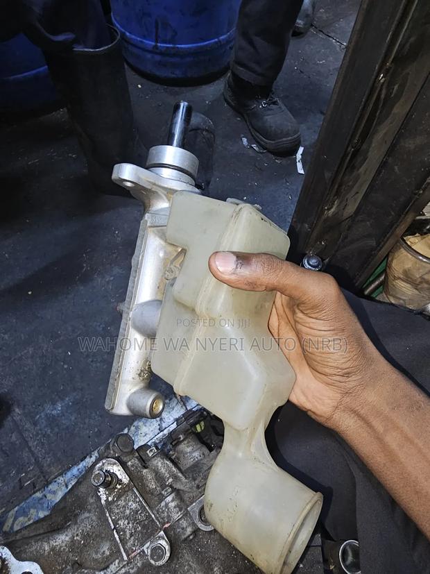 Brake Master Cylinder for Nze - thumbnail 3