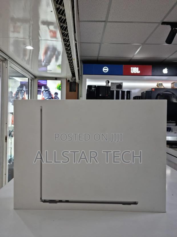 New Laptop Apple MacBook Air 2024 M3 13-inch 8GB Apple M3 SSD 256GB