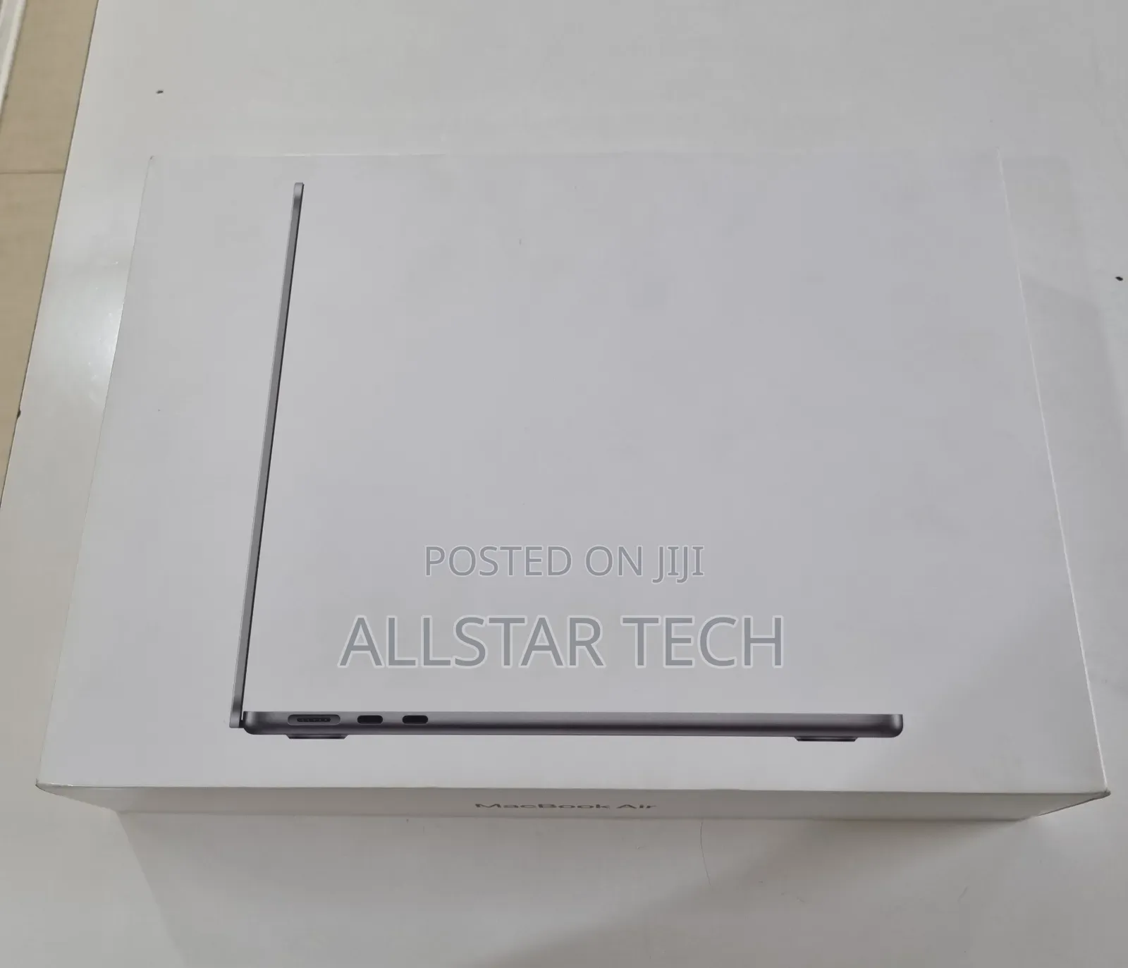 New Laptop Apple MacBook Air 2024 M3 13-inch 8GB Apple M3 SSD 256GB