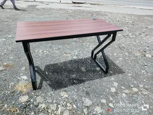 Office Office Study Table With Metallic Stands