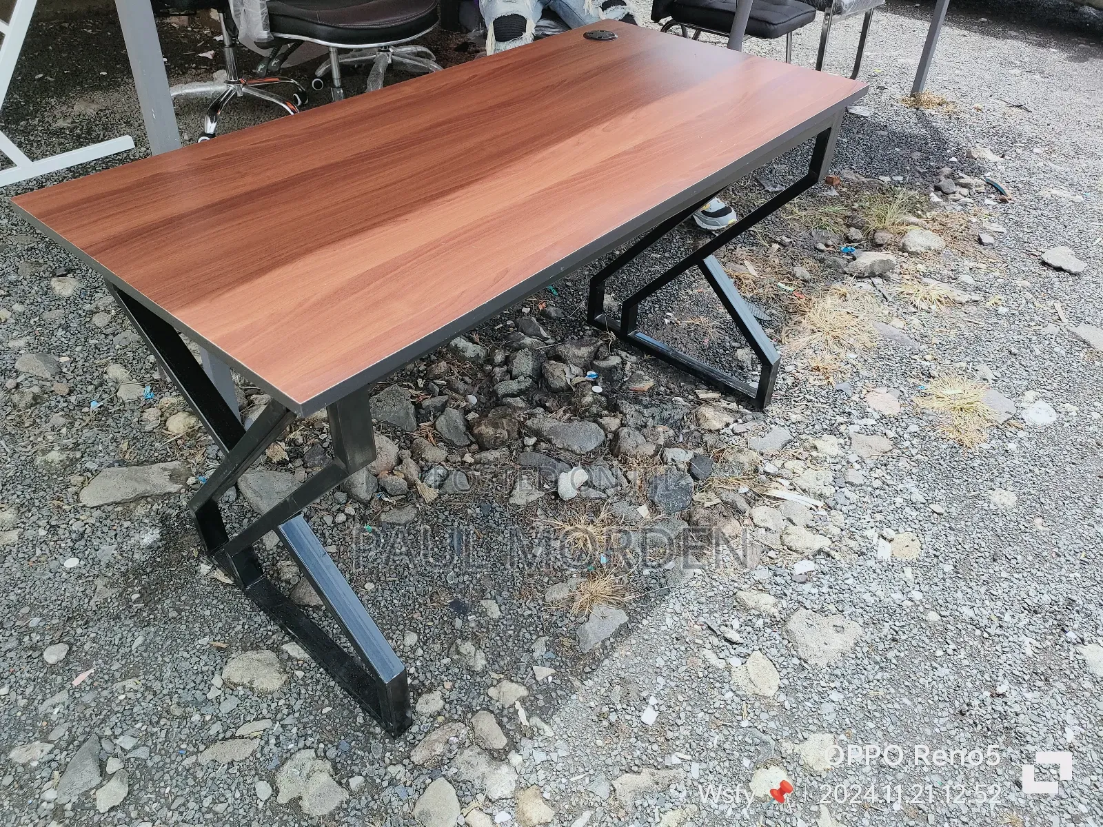 Computer Table With Metallic Frame