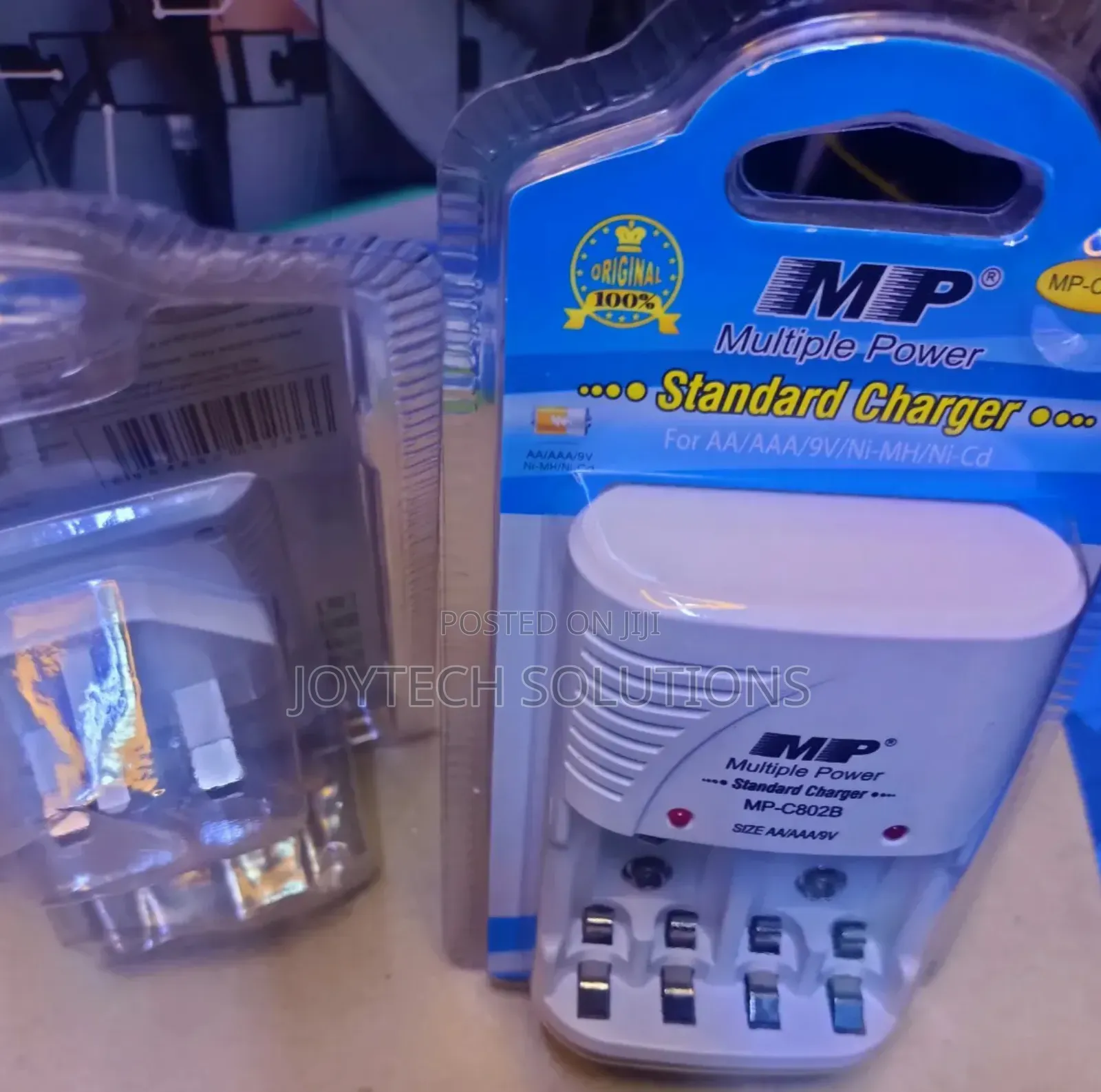Multiple Power Charger for AA AAA 9v Batteries