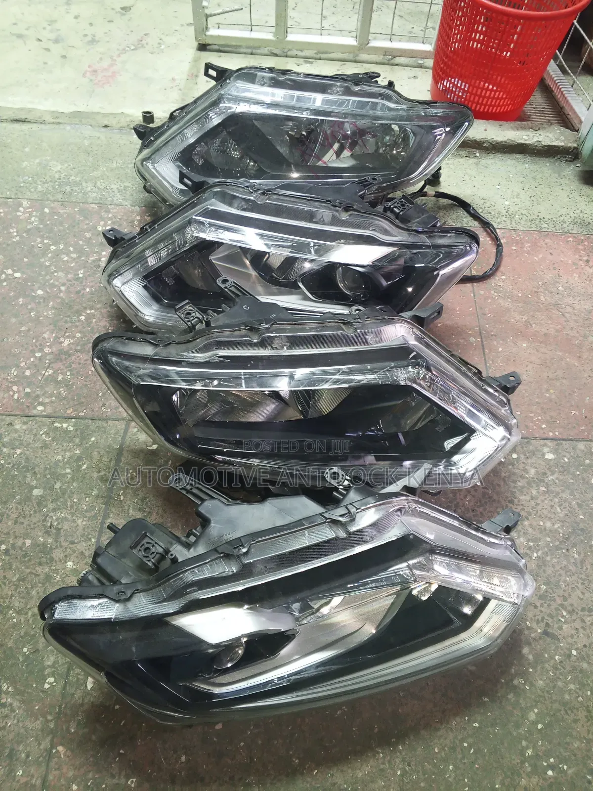 Nissan Xtrail Nt32 Headlights Non Xenon.