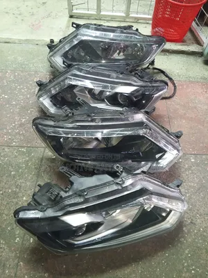 Nissan Xtrail Nt32 Headlights Non Xenon.