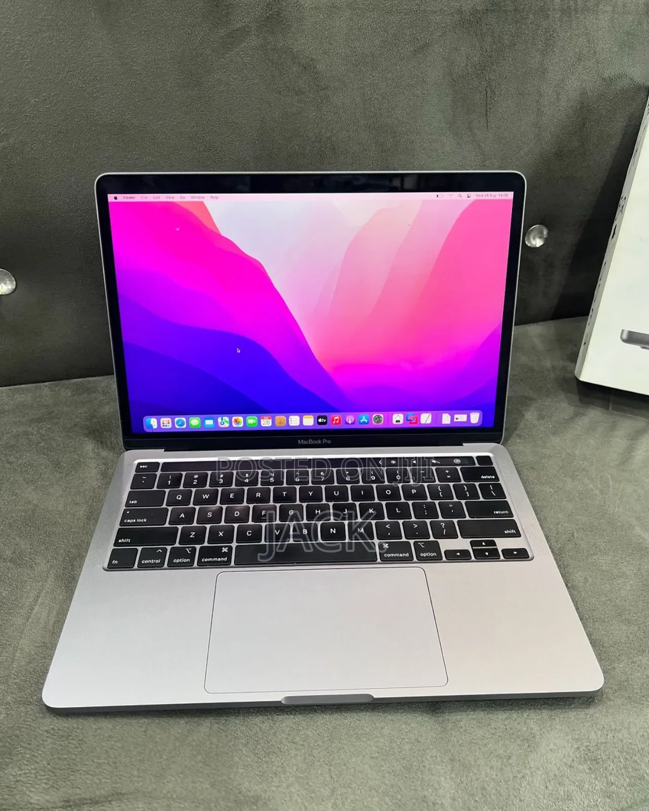 Laptop Apple MacBook Pro 2022 M2 16GB Apple M2 SSD 512GB