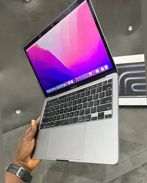 Laptop Apple MacBook Pro 2022 M2 16GB Apple M2 SSD 512GB