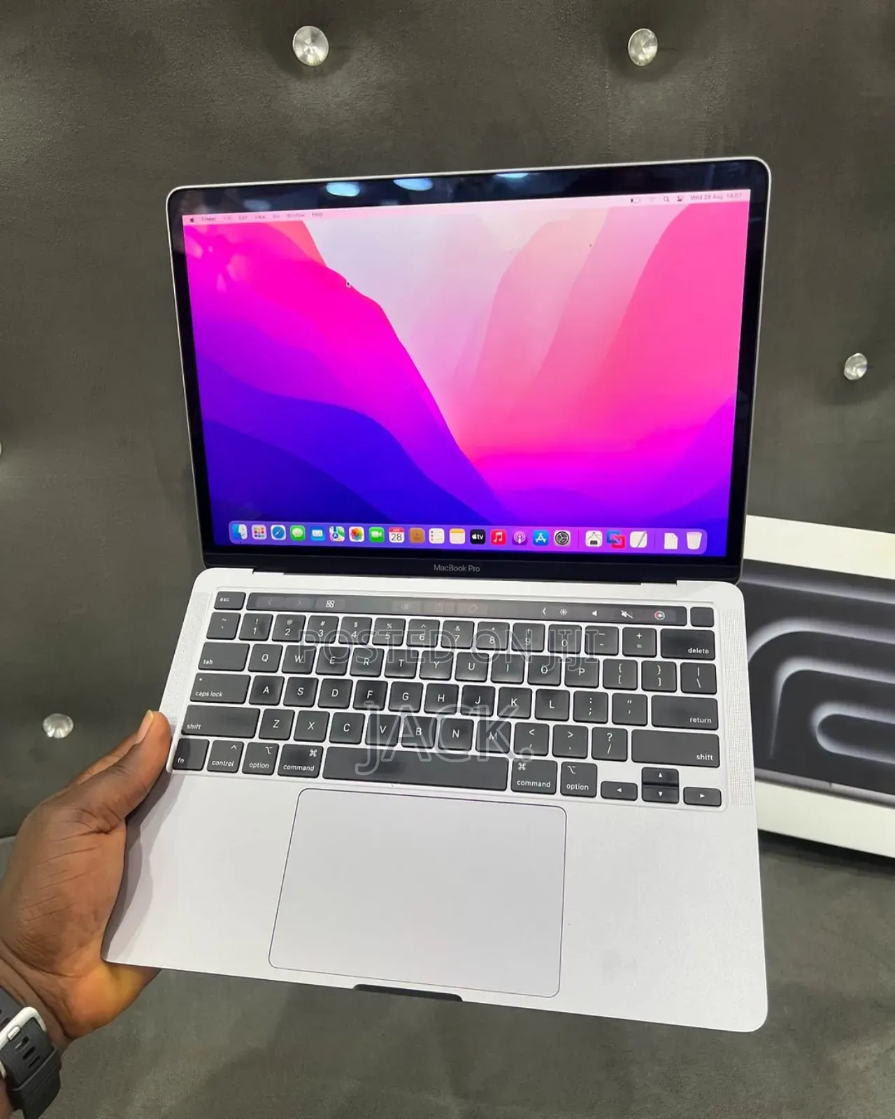 Laptop Apple MacBook Pro 2022 M2 16GB Apple M2 SSD 512GB
