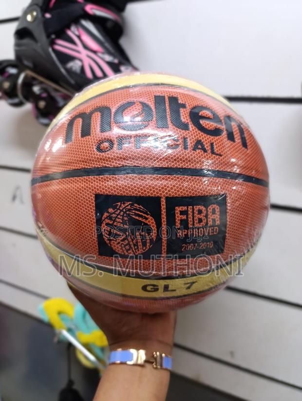 Official Molten Basketball Size 7 - main view