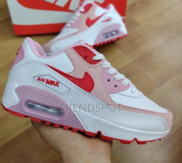 Airmax 90 Pink White Sizes (36-41)Price;- 3000/=