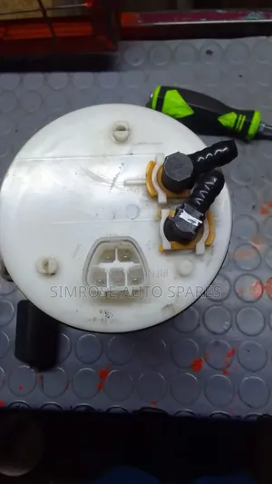 Fuel Pump Toyota Noah 2005