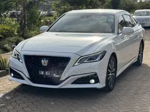 Toyota Crown 2018 White